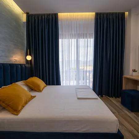 Flori * Sarandë