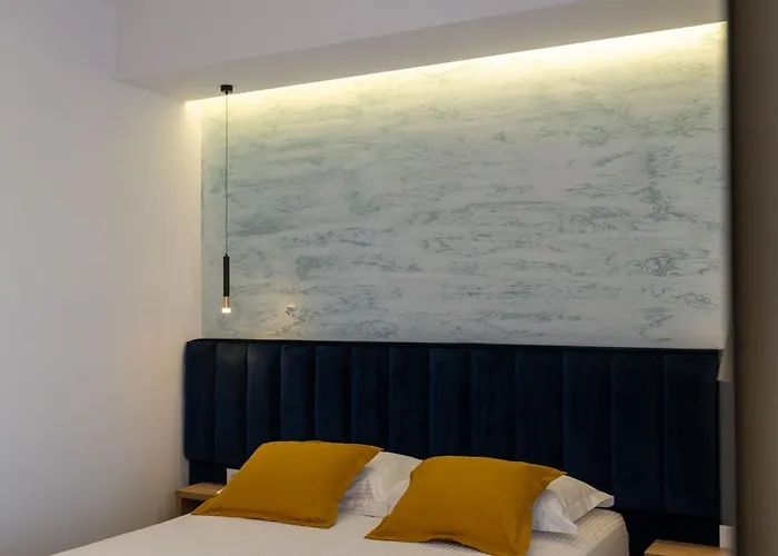 Flori Apartman Saranda